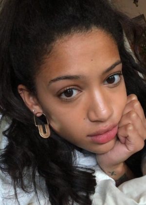 Samantha Logan Height, Weight, Age, Boyfriend, Family, Biography