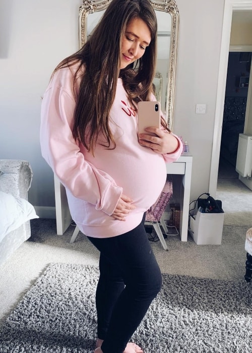 Sarah Ingham as seen in a selfie taken while she was 35 weeks pregnant with her son Jace in February 2019