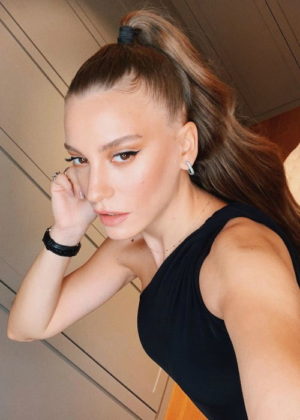 Serenay Sarıkaya Height, Weight, Age, Boyfriend, Family, Facts, Biography