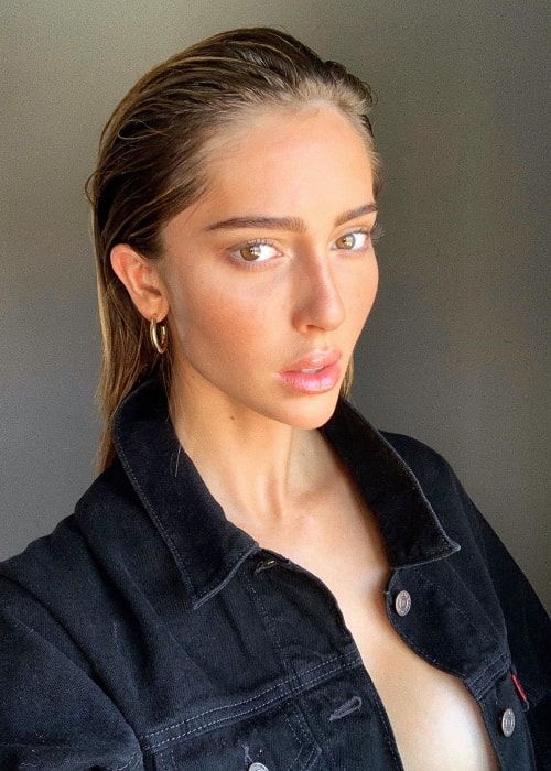 Teddy Quinlivan as seen while clicking a gorgeous selfie in Beverly Hills, Los Angeles County, California, United States in September 2019