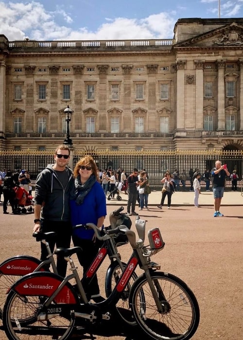 Alan Aisenberg as seen while posing for a picture along with his mother at the Buckingham Palace in London, England, United Kingdom in May 2017
