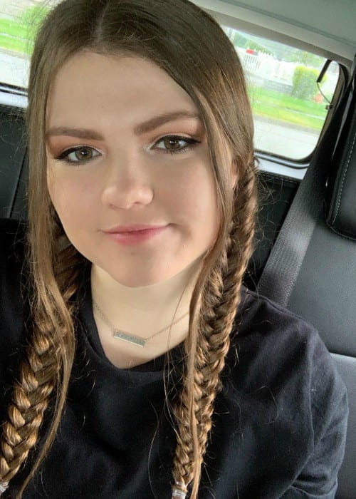 AllAroundAudrey in an Instagram selfie as seen in May 2019