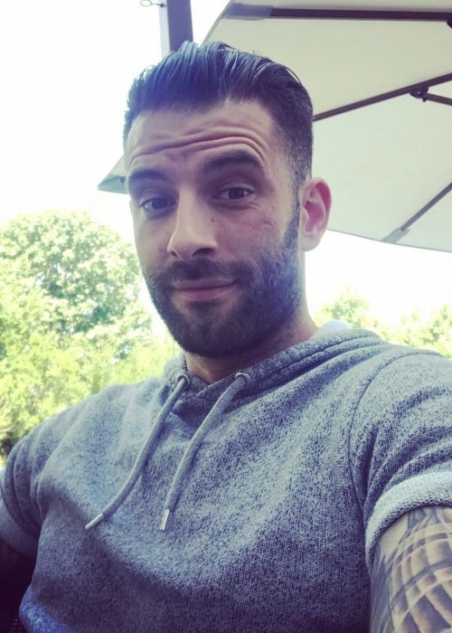 Darcy Oake as seen in a selfie taken in December 2017