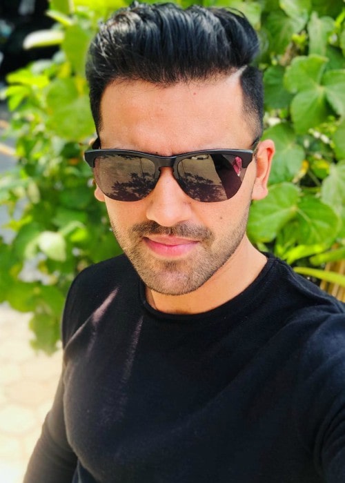 Deepak Chahar in an Instagram selfie as seen in April 2019