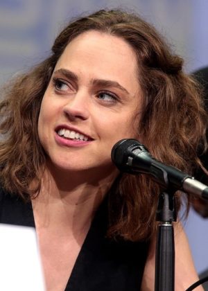 Fiona Dourif Height, Weight, Age, Boyfriend, Family, Facts, Biography