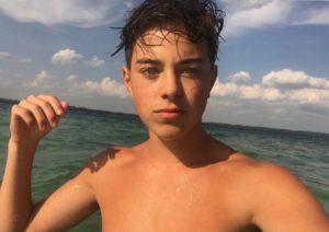 Jeremy Hutchins Height, Weight, Age, Girlfriend, Family, Facts, Biography