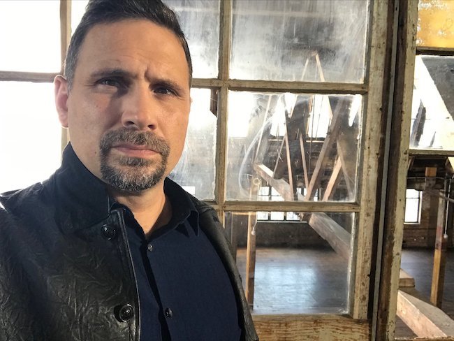 Jeremy Sisto in a selfie in January 2019