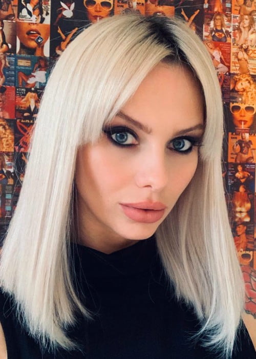 Jessica-Jane Clement in an Instagram selfie as seen in February 2019
