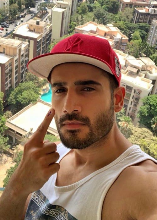 Karan Tacker in a selfie in April 2019