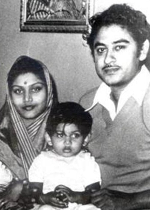 Kishore Kumar as seen in a picture with his wife Ruma Guha Thakurta and son Amit Kumar taken between 1953 to 1954