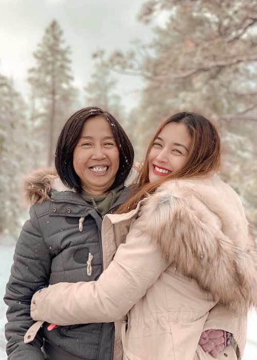 Kris Bernal as seen while smiling in a picture alongside her mother