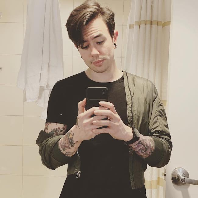 NateWantsToBattle in a bathroom selfie in April 2019