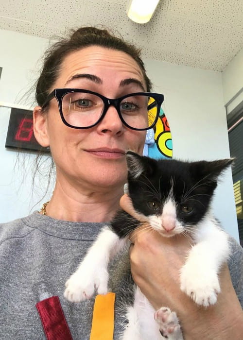 Rena Sofer in a selfie with her cat as seen in October 2019
