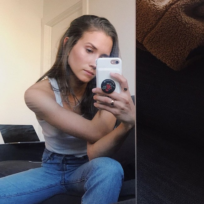 Shannon Beveridge doing mirror selfie as seen in June 2019