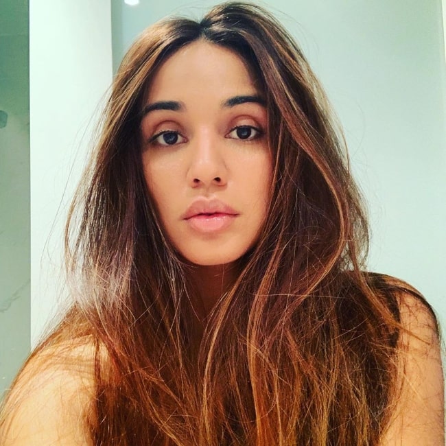 Summer Bishil as seen while taking a gorgeous selfie in October 2019