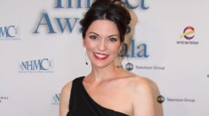 Alana de la Garza