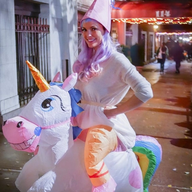 Alana de la Garza as seen while dressed up in her Halloween costume in 2019