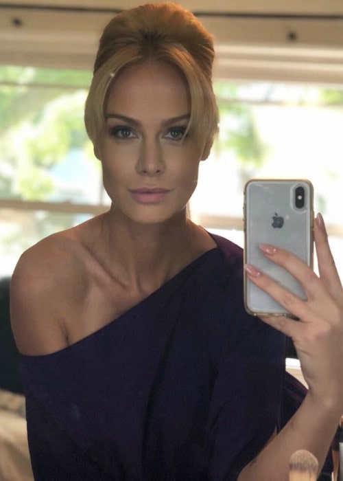 CariDee English in a selfie as seen in November 2018