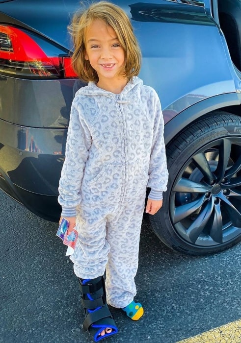Cora Bennett as seen in a picture with her broken ankle in October 2019