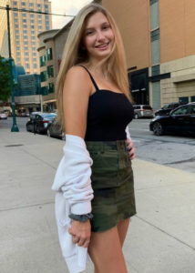 Ellie Vandeel Height, Weight, Age, Boyfriend, Family, Facts, Biography