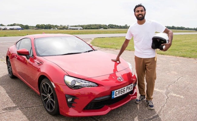 Himesh Patel at the Inside Soap Awards in an Instagram post as seen in June 2019