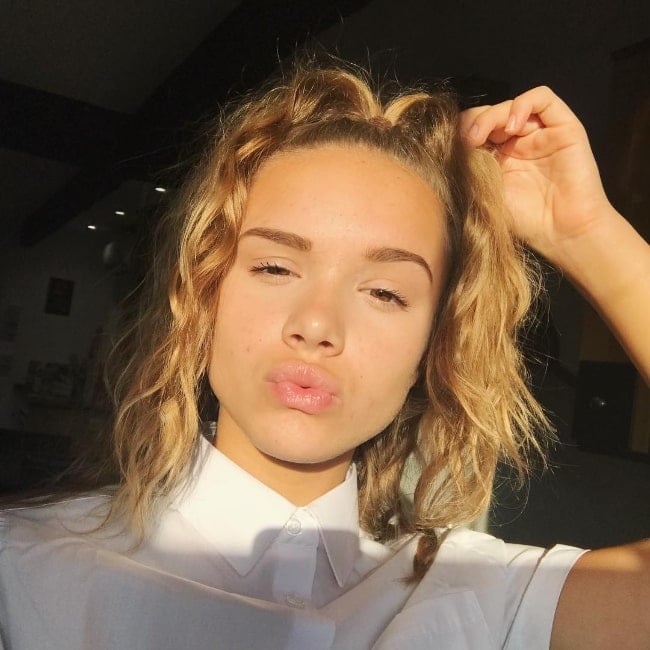 Kaci Conder as seen while taking a sun-kissed selfie in September 2018