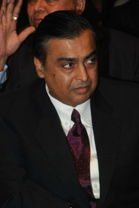 Mukesh Ambani at the CNBC India Business Leader Awards in 2010
