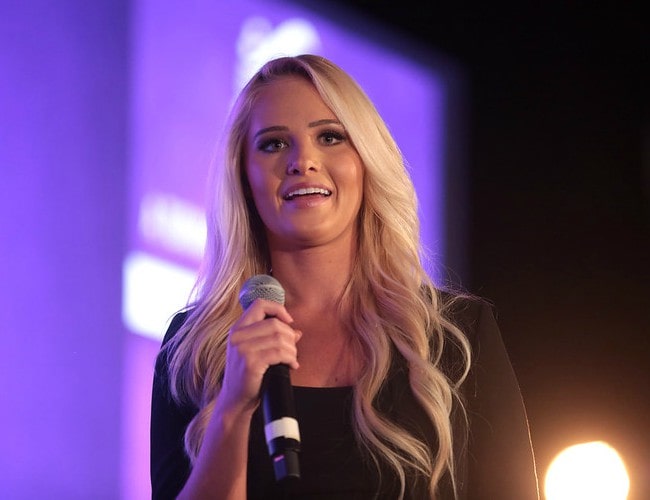 Tomi Lahren speaking with attendees at the 2018 Young Women's Leadership Summit