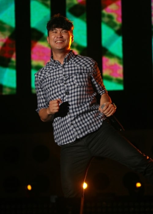 Choiza as seen in a picture taken during a performance of Dynamic Duo on March 9, 2014
