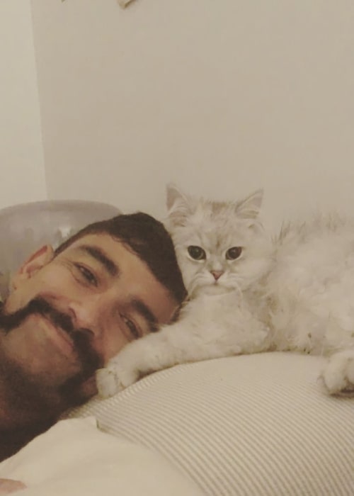 Ish Sodhi as seen in a picture with his cat Boris in January 2020