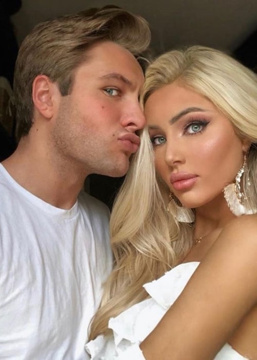 Katerina Rozmajzl as seen in a selfie taken with her beau Czarek Czworkowski in September 2019