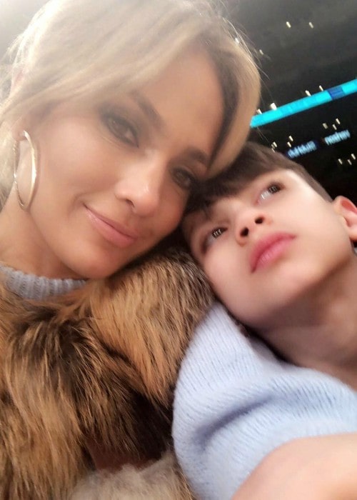 Maximilian David Muñiz in a selfie with Jennifer Lopez as seen in January 2018