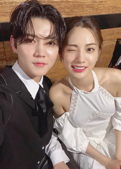 Nana (Im Jin-ah) as seen in a selfie taken with singer Ren in May 2018