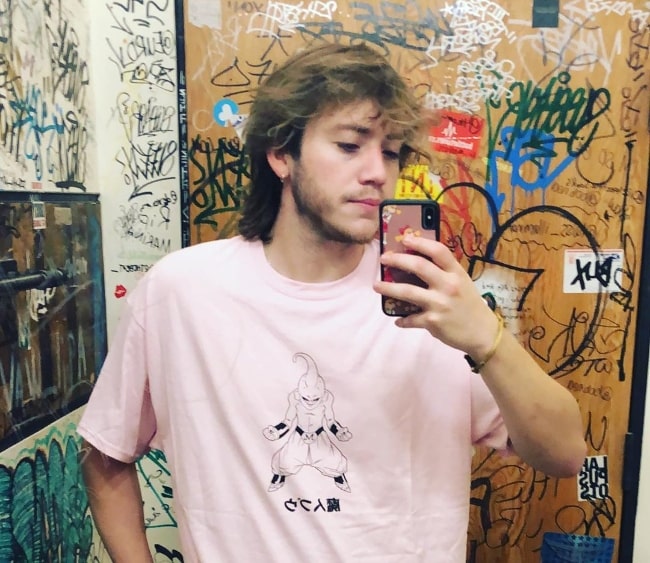 Paulo Londra as seen while taking a mirror selfie in September 2019