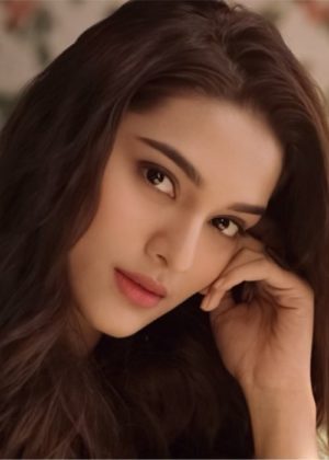 Saiee Manjrekar Height, Weight, Age, Boyfriend, Family, Facts, Biography