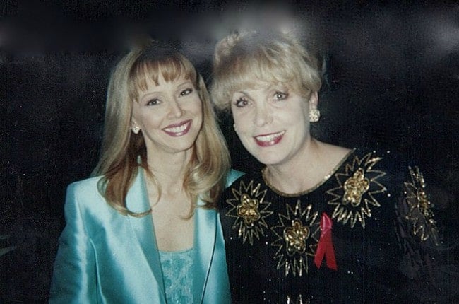 Shelley Long (Left) and Terrie Frankel at the 1996 Cable Ace Awards