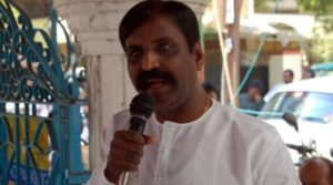 Tamil Poet Vairamuthu at alaigal book shop as seen in 2007