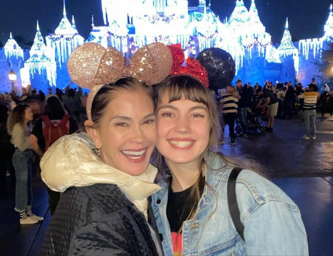 Teri Hatcher (Left) with her daughter as seen in January 2020