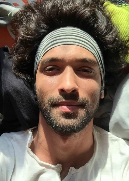 Vikrant Massey in an Instagram selfie as seen in March 2016