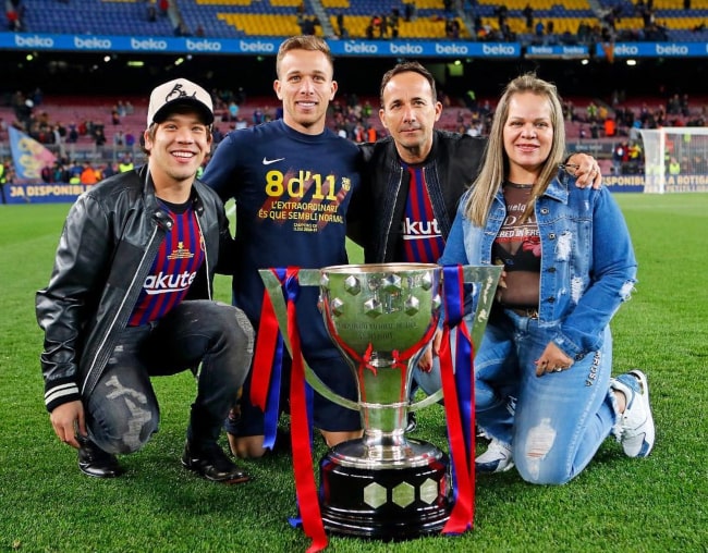 Arthur Melo celebrating FC Barcelona's 2018-19 La Liga triumph with his Family, in April 2019