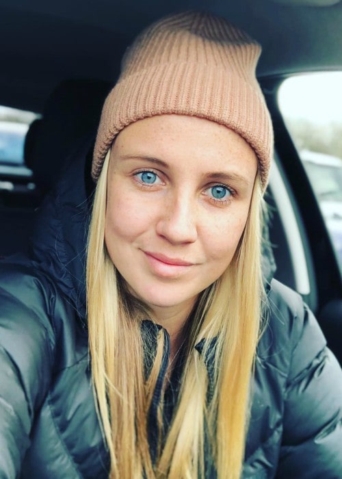 Beth Mead Height, Weight, Age, Body Statistics - Healthy Celeb