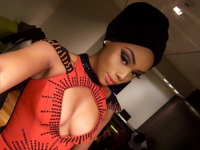 Bonang Matheba taking a selfie before hosting the 3rd Annual All Africa Music Awards in 2016