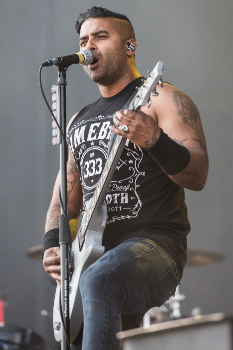 Dave Baksh performing at Rock im Park in 2017