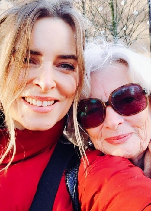 Emma Atkins as seen in a selfie taken with her mother Lilian Atkins in January 2019