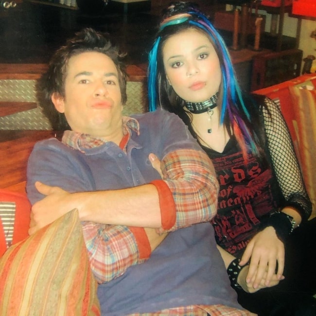 Jerry Trainor and Miranda Cosgrove posing for a picture