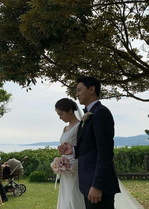 Joo Jin-mo as seen in a picture on the day of his wedding with his wife doctor Min Hye-yeon on June 1, 2019