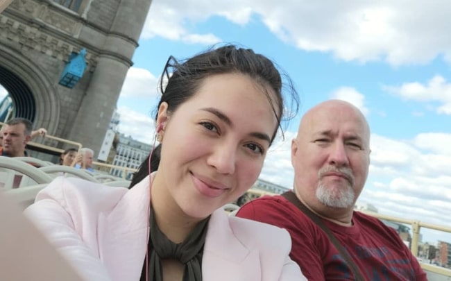 Julia Montes as seen while taking a selfie with her dad