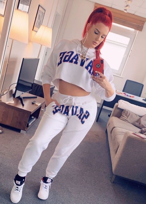 Justina Valentine taking a selfie in October 2019