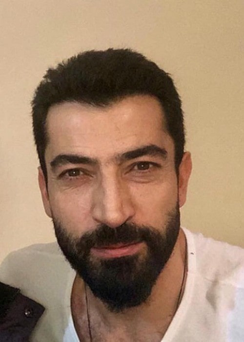 Kenan İmirzalıoğlu in a selfie as seen in May 2018