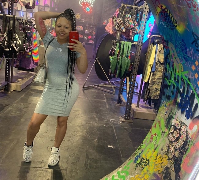 Kung-Fu as seen while posing for a mirror selfie in May 2019
